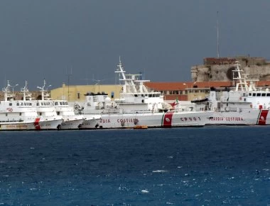 Η Ιταλία θωρακίζεται: Νέο διάταγμα κατά της εισόδου πλοίων που μεταφέρουν παράνομους μετανάστες